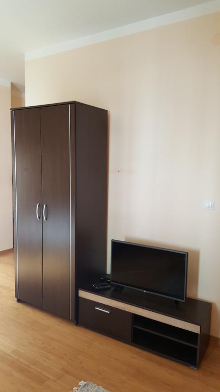 Roman Gardens Studio Apartment Risan Eksteriør billede