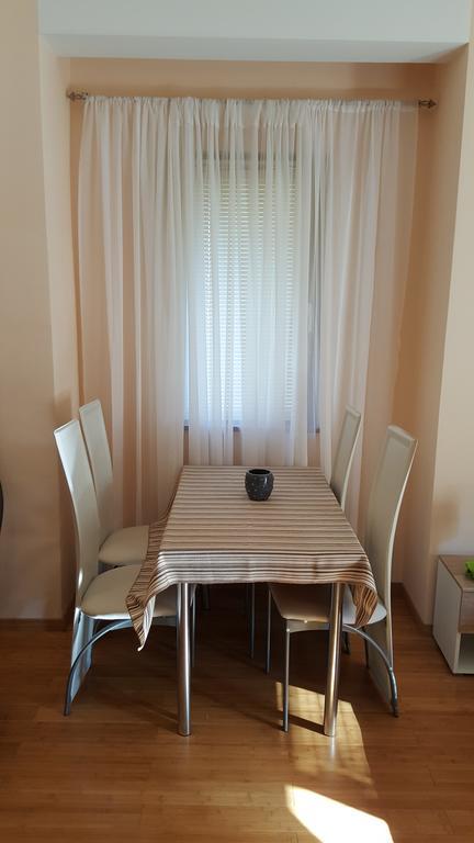 Roman Gardens Studio Apartment Risan Eksteriør billede